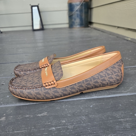 Michael Kors Signature Logo Loafers - Picture 9 of 14
